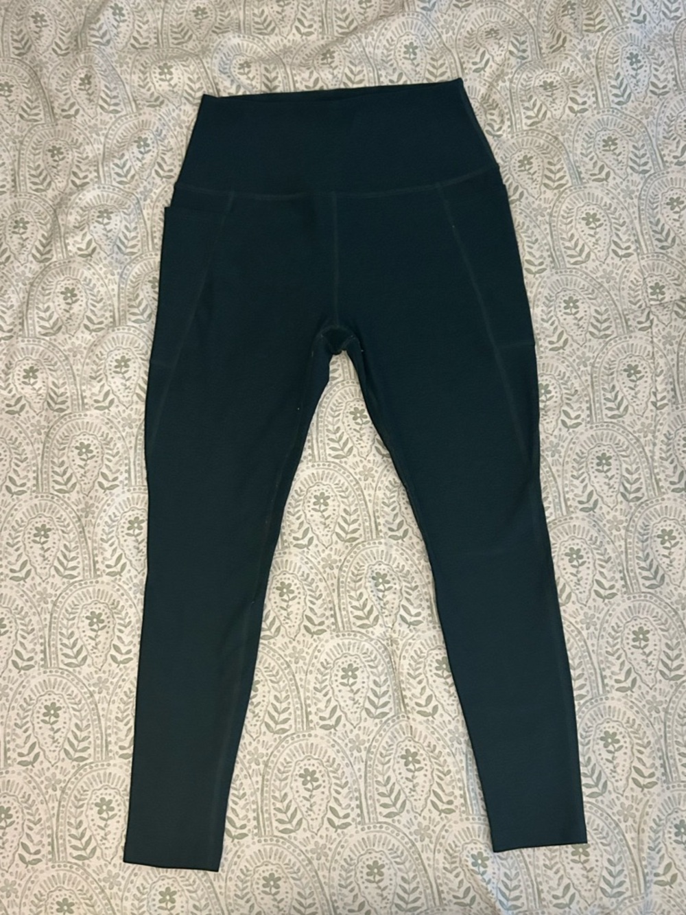 Beyond Yoga spaced leggings in Large - Picture 5 of 7